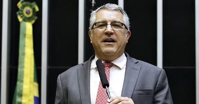 EUA-revogam-vistos-de-esposa-e-filha-do-Ministro-da-Saude-Alexandre-Padilha-aspect-ratio-40-21