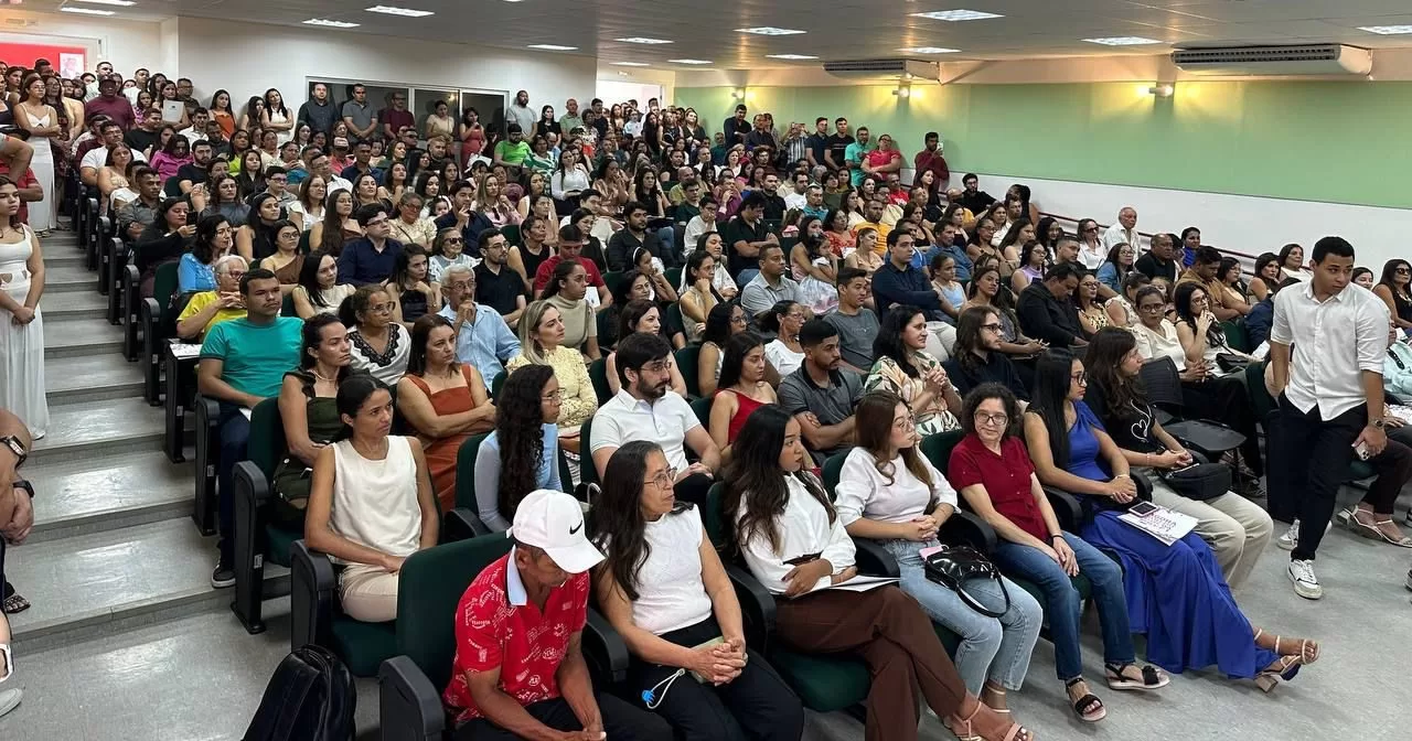 Farias-Brito-convoca-mais-de-200-aprovados-no-Concurso-Publico-Municipal-em-pouco-mais-de-30-diasFarias-Brito-convoca-mais-de-200-aprovados-no-Concurso-Publico-Municipal-em-pouco-mais-de-30-dias-aspect-ratio-40-21