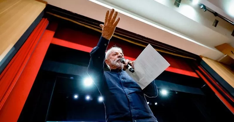 Lula-critica-Bolsonaro-e-ironiza-pedido-de-anistia-durante-evento-em-Rondonia-aspect-ratio-40-21