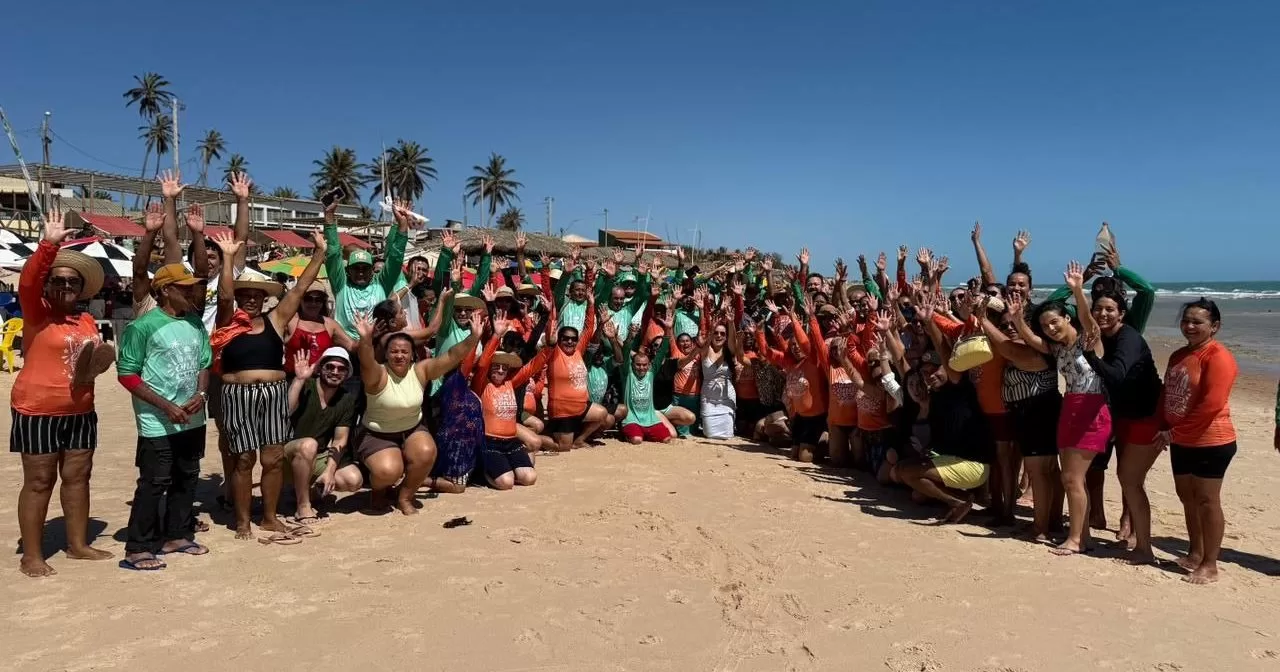 Prefeitura-de-Farias-Brito-leva-mais-de-100-idosos-para-passeio-inedito-na-praia-de-Majorlandia-aspect-ratio-40-21