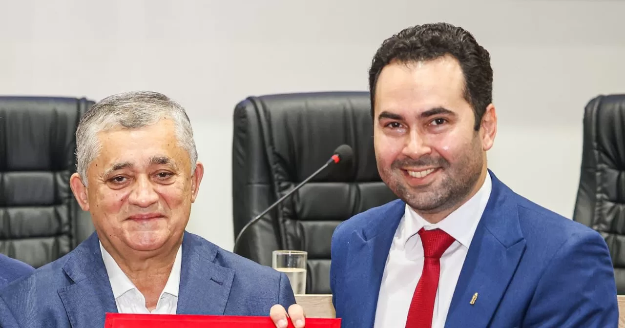 Camara-Municipal-concede-Titulo-de-Cidadao-Juazeirense-e-Comenda-Padre-Cicero-ao-deputado-Jose-Guimaraes-aspect-ratio-40-21