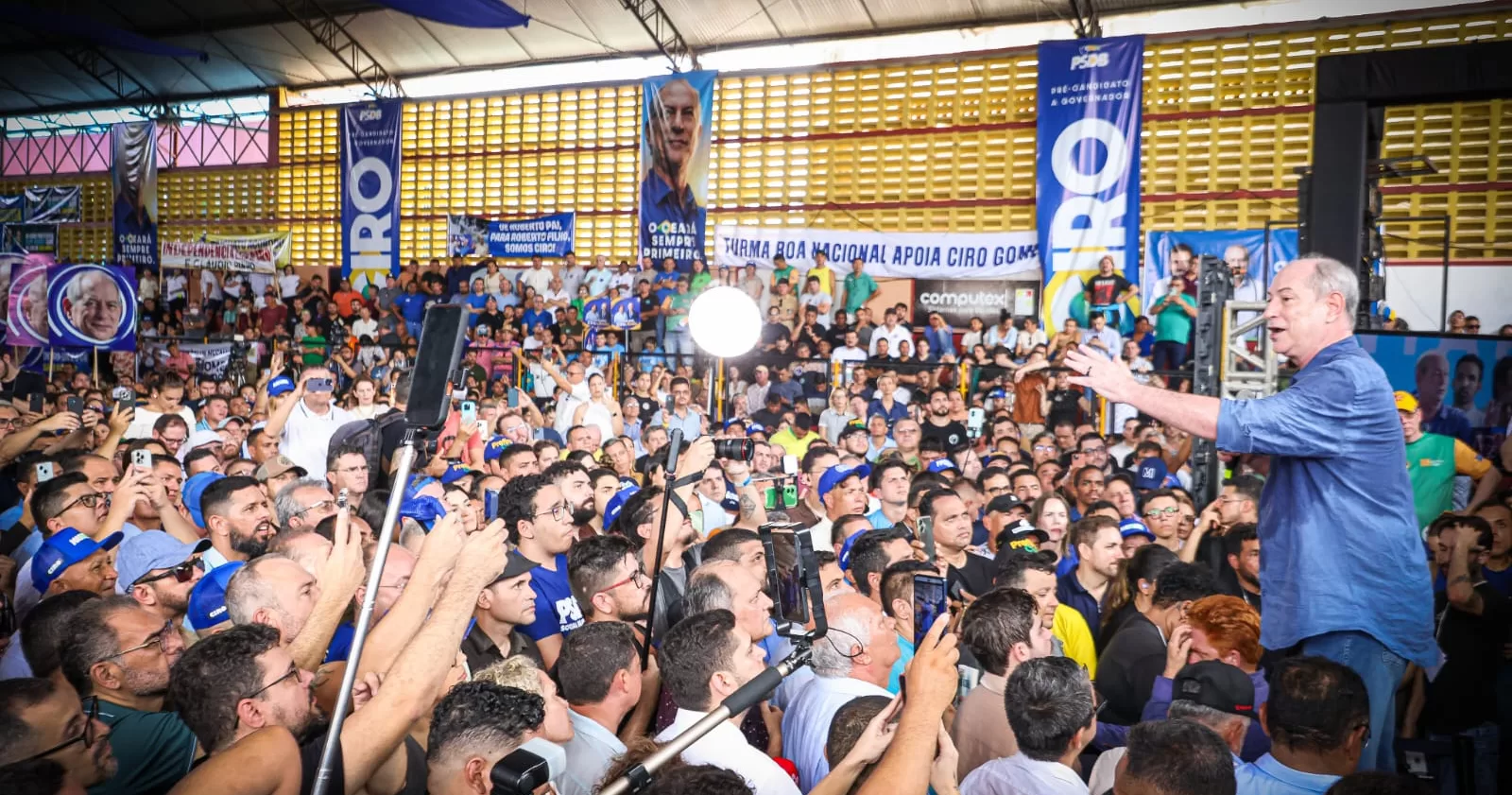 Ciro-Gomes-lanca-pre-candidatura-ao-Governo-do-Ceara-e-articula-chapa-com-Roberto-Claudio-e-Capitao-Wagner-aspect-ratio-40-21