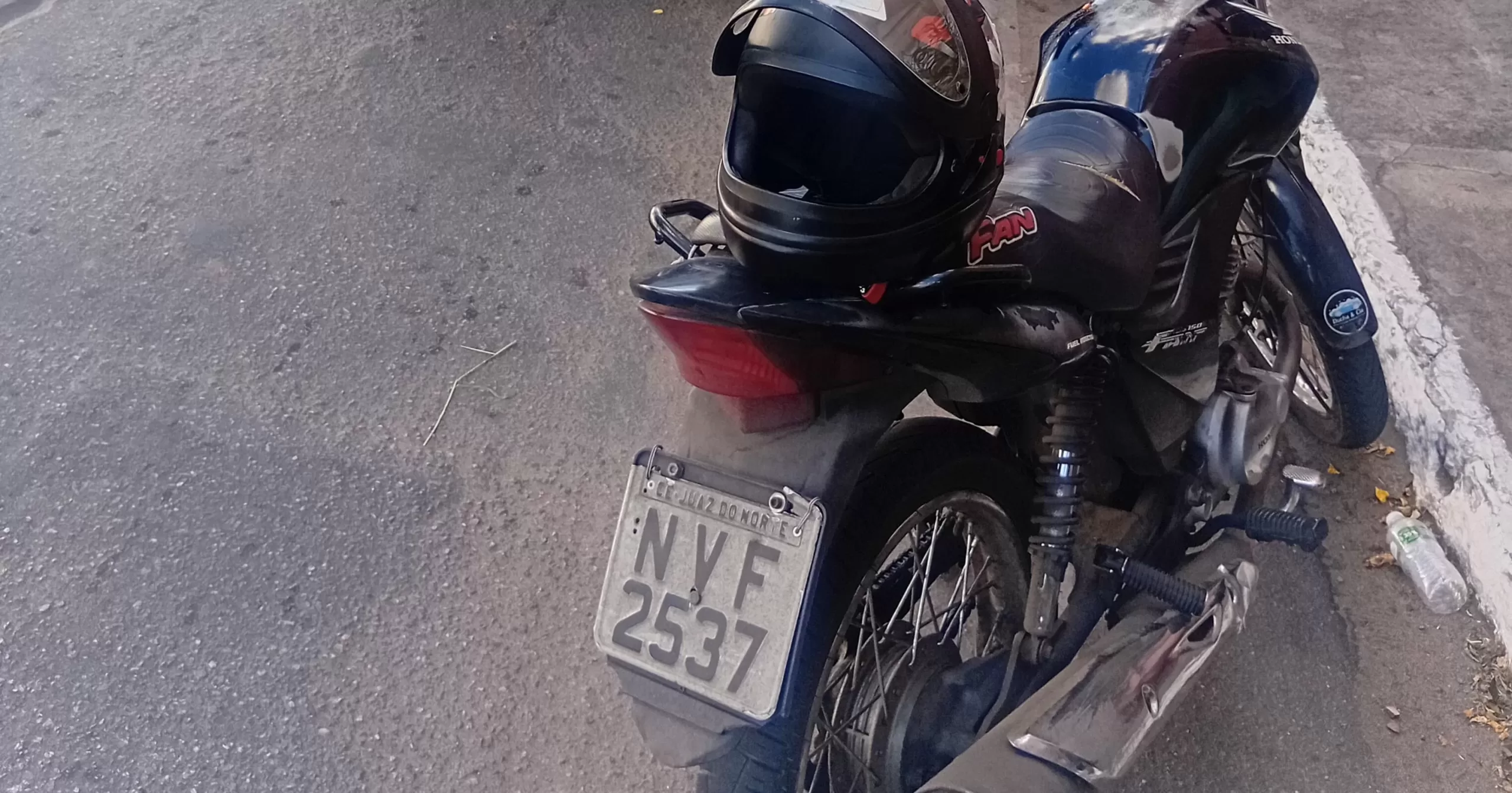 Motocicleta-com-mais-de-600-infracoes-de-transito-e-apreendida-pela-Guarda-Municipal-de-Juazeiro-do-Norte-scaled-aspect-ratio-40-21