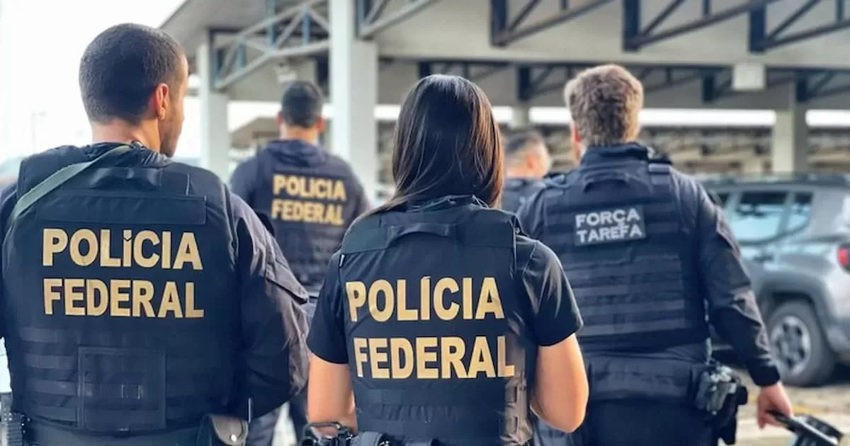 Policia-Federal-revista-aviao-de-candidato-no-Aeroporto-de-Juazeiro-do-Norte-mas-nada-ilicito-e-encontrado-aspect-ratio-40-21