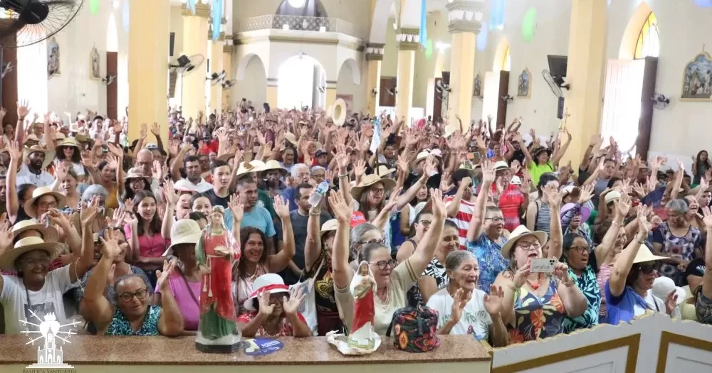 Romaria-de-Finados-aspect-ratio-40-21